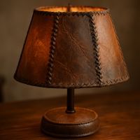 Un abat-jour unique en cuir recyclé